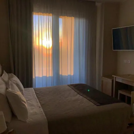 Paolina Πανσιόν